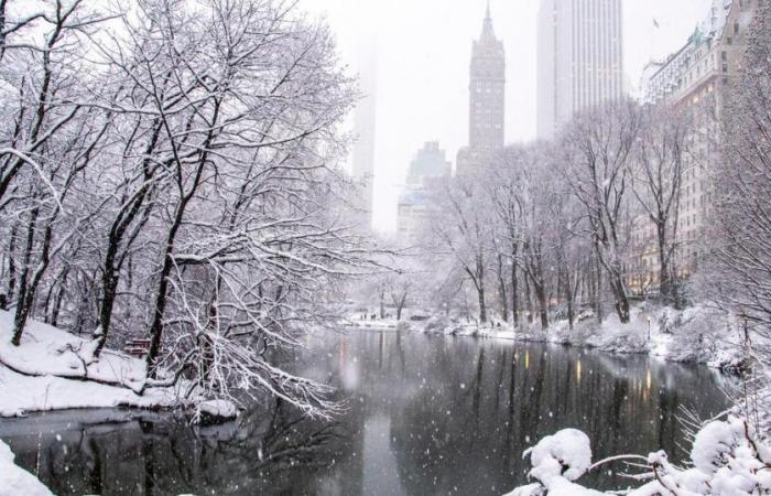 A major winter storm threatens the Eastern United States