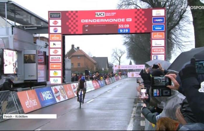 Lucinda Brand wins the Dendermonde cyclo-cross ahead of Puck Pieterse