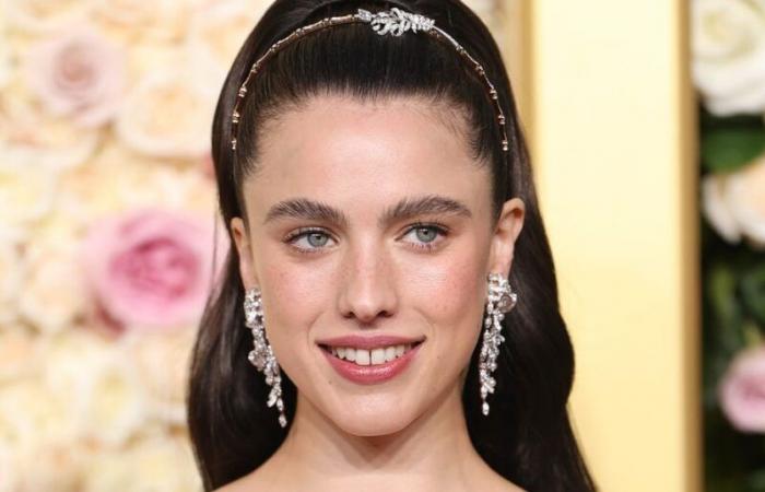 Margaret Qualley Is a Classic Beauty in White at the 2025 Golden Globes