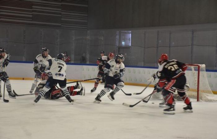 In pictures: relive the ice hockey match between Neuilly-sur-Marne and Dunkirk, played at the Dreux ice rink