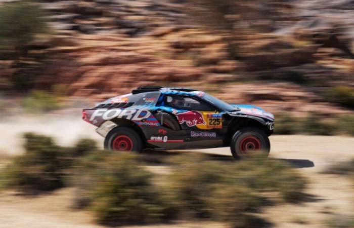 Dakar 2025 I Tonneau for Carlos Sainz (Ford), Sébastien Loeb (dacia) stopped: the 48h Chrono is already doing damage