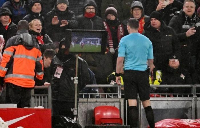 Premier League issue statement over Michael Oliver penalty U-turn in Liverpool vs Man Utd | Football | Sport