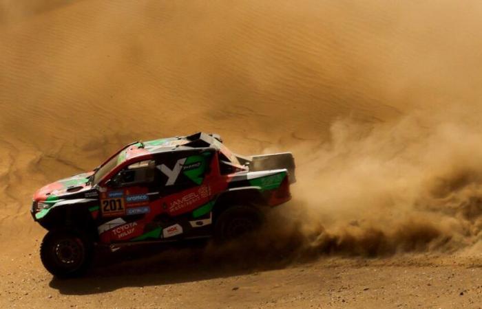 Al Rajhi takes control halfway through the 2nd stage, Sainz and Loeb already behind