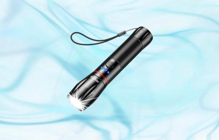 This hyper-powerful flashlight is at a low price: Amazon is on fire