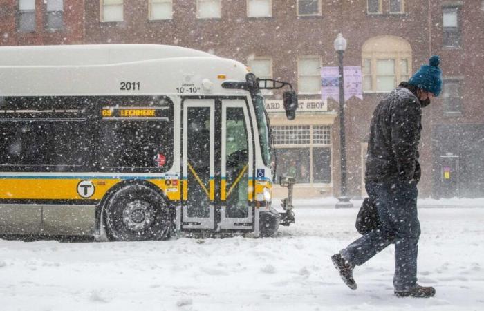 Central US hit by major winter storm