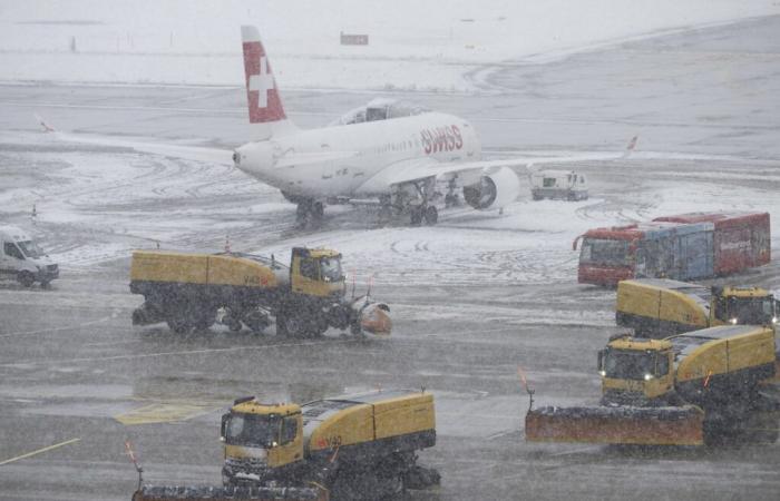 Ice disrupted flights in Zurich and trams in Bern