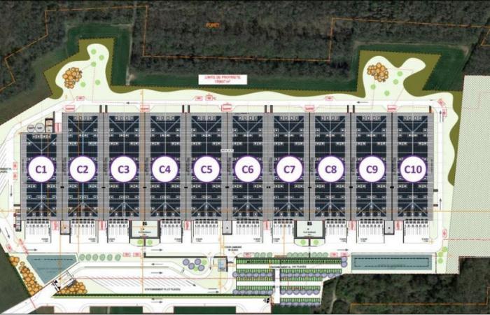 a 61,615 m² logistics platform approaching Esvres-sur-Indre