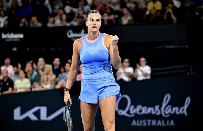 How much did 2025 champion Aryna Sabalenka and runner-up Polina Kudermetova earn?