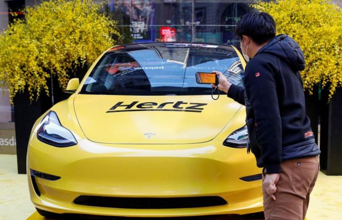 Hertz is doing everything to get rid of its electric cars