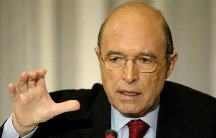 Costas Simitis, former Greek prime minister and co-founder of Pasok, dies