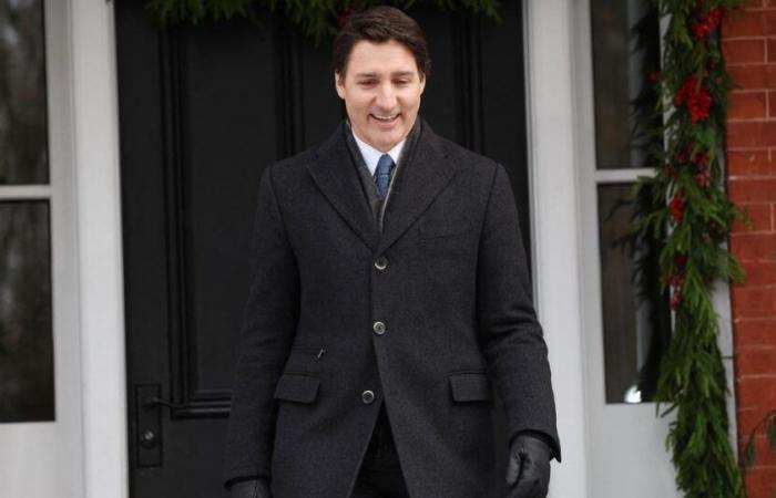 In Canada, Justin Trudeau resigns but awaits a replacement