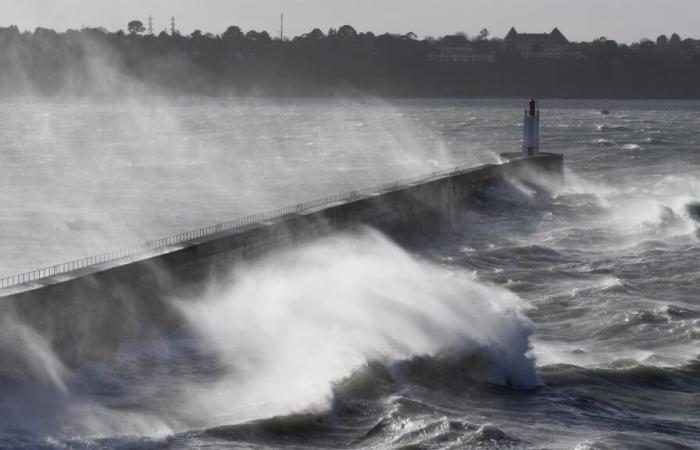 wind gusts of up to 124 km/h already recorded