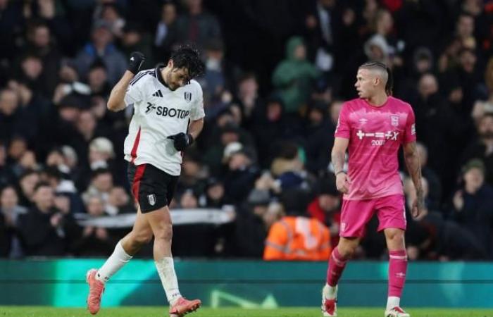 Fulham snatches a draw at the very end of the match against Ipswich in the Premier League