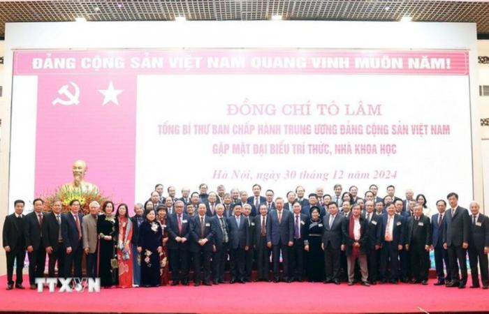 Intellectuals and scientists represent the core of Vietnam’s sustainable development