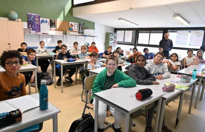 Schoolchildren from Dordogne take part in a podcast competition with France Inter