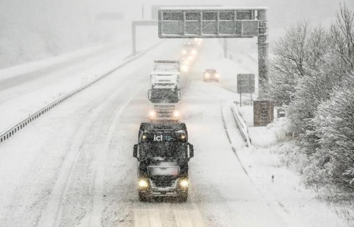 Heavy snow brings widespread disruption across the UK and Germany