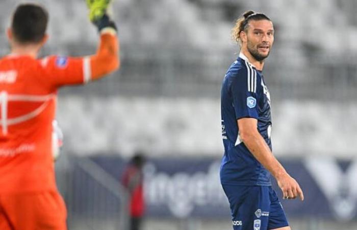 Girondins: Andy Carroll named Bordeaux player of the match against Locminé