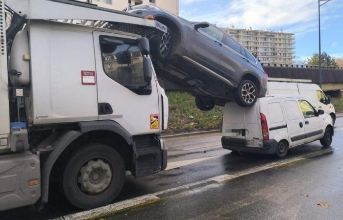 Clichy: the car leaves the tank carrier and lands on the roof of a utility vehicle