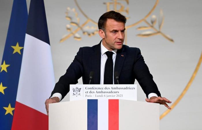 “We forgot to say thank you,” regrets Emmanuel Macron