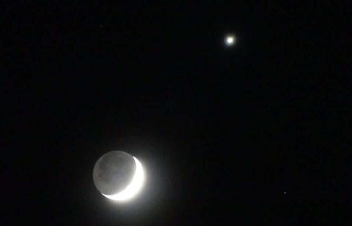 The luminous meeting of Venus and the Moon