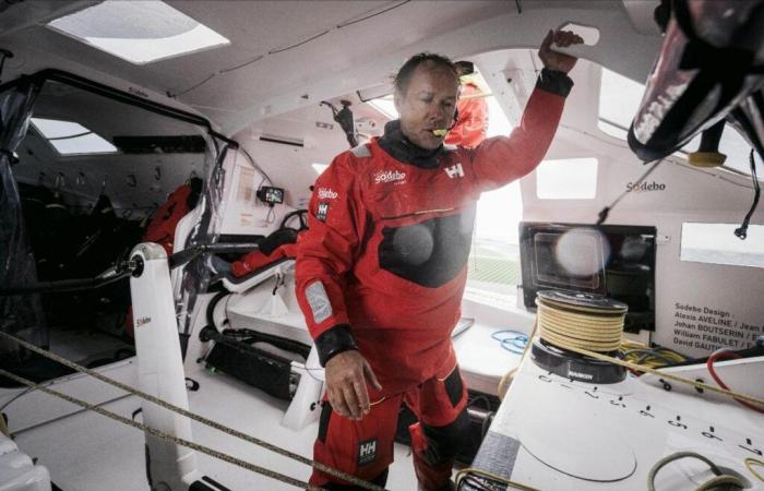 Thomas Coville abandons his second attempt to break the round-the-world sailing record