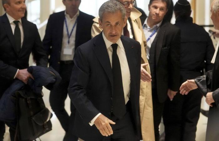 Irony and skirmishes at the opening of Sarkozy's trial