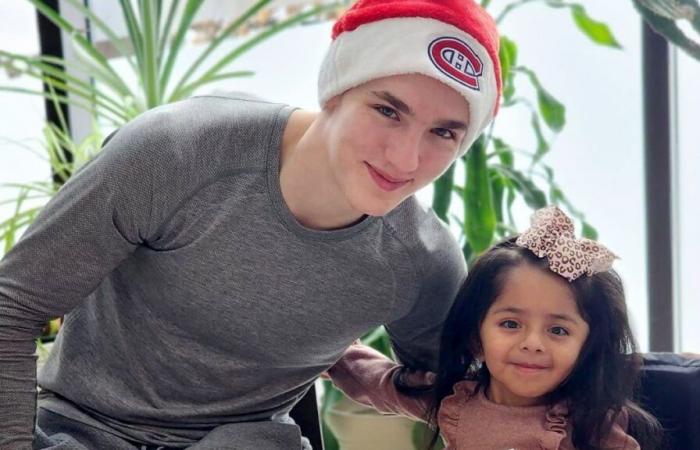 [EN PHOTOS] Lane Hutson and family visited sick children at Montreal’s Ronald McDonald House before Christmas