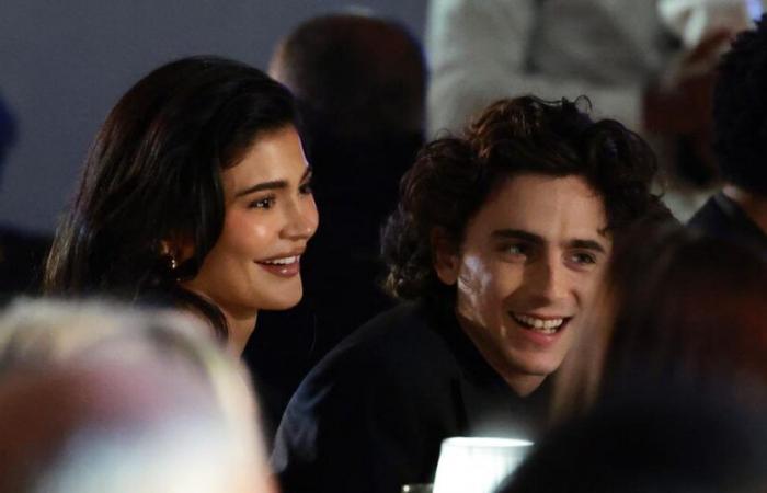 The languid kiss of Timothée Chalamet and Kylie Jenner, star couple of the 2025 Golden Globes