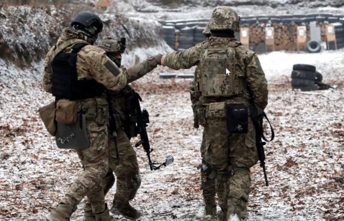 “a few dozen” Ukrainian soldiers trained in France have deserted, according to the French general staff