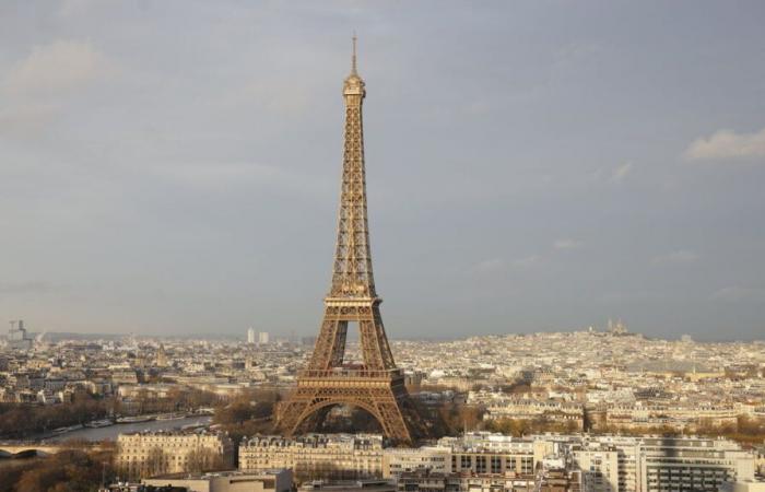 In Paris, the top of the Eiffel Tower closed to the public until the beginning of February