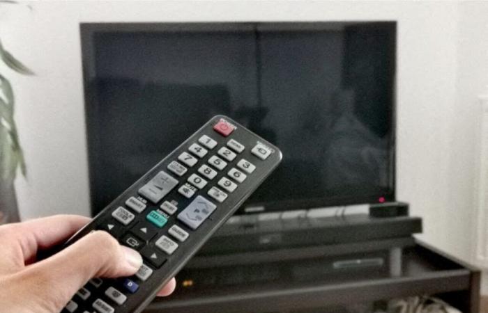 Why were many households in Sables-d'Olonne deprived of television this weekend?