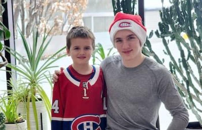 [EN PHOTOS] Lane Hutson and family visited sick children at Montreal’s Ronald McDonald House before Christmas