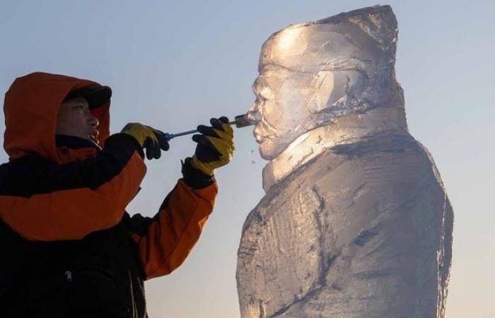 The Snow Queen in real life… See the dingo sculptures at the Harbin Ice Festival, China