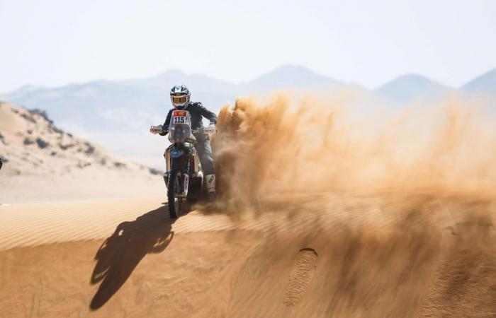 “It’s also for everyone who followed me that I’m disappointed!” After his fall in the Dakar during the second stage, Comtois biker Mathieu Feuvrier tells us about his discovery of an extraordinary rally.