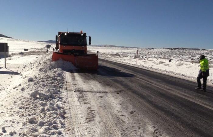 Authorities mobilized to free roads after snowfall