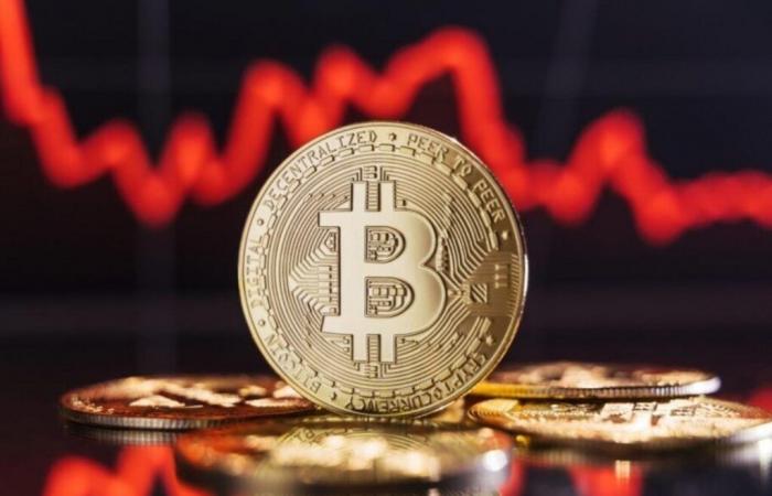 Bitcoin Falls Below $99,000: What Does Technical Analysis Say?