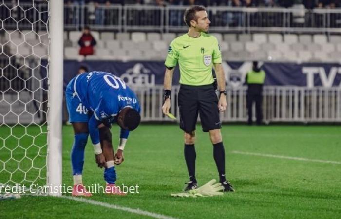 Girondins: cups thrown at the referee upon returning from the locker room and expulsions