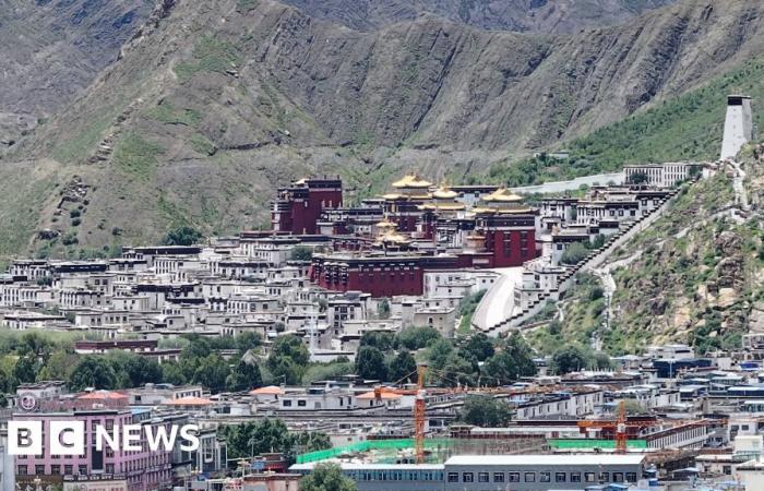 Scores dead as magnitude 7.1 tremor hits Tibet