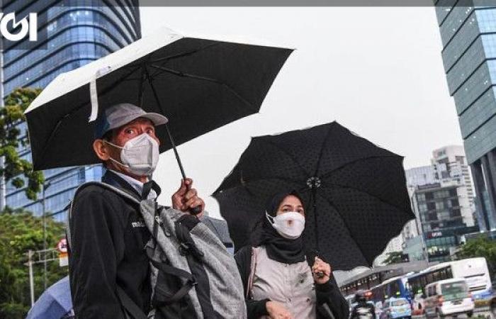 Light Rain And Thick Clouds Dominate Jakarta Weather Today