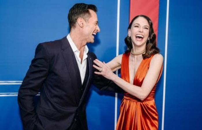 A year after his divorce, Hugh Jackman appears with his new partner Sutton Foster… Who is she?