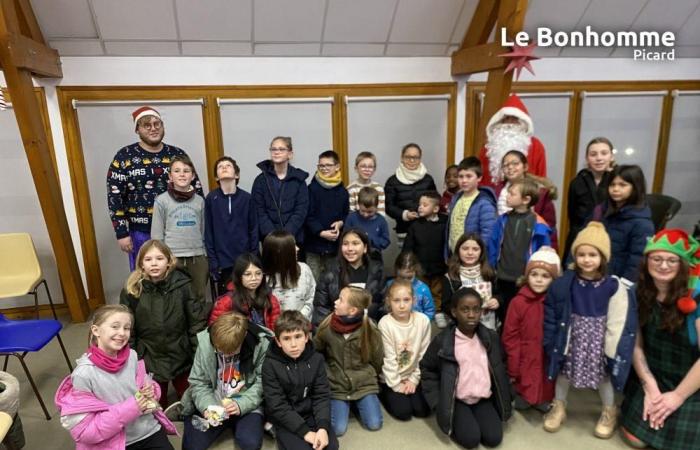 Santa's visit to the Mouy athletics school