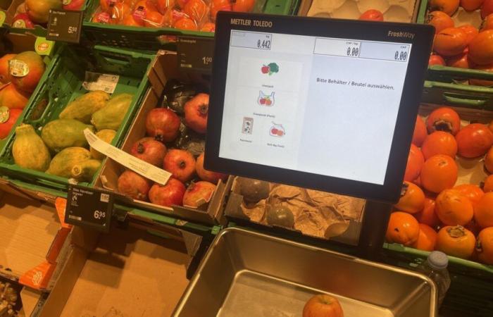 Migros and Coop have changed the way they weigh fruit and vegetables