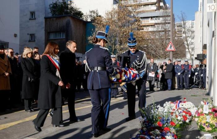 the participants in the tribute observed a minute of silence, after a sober ceremony