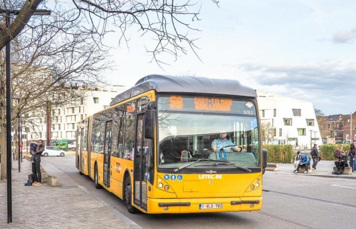 The bus remains the preferred means of travel for ULiège students