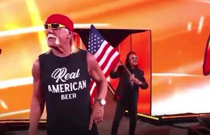 Hulk Hogan returns to monster boos on Monday Night Raw