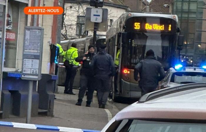 A child finds himself under a tram in Evere: “We had to move him a little to get him out”