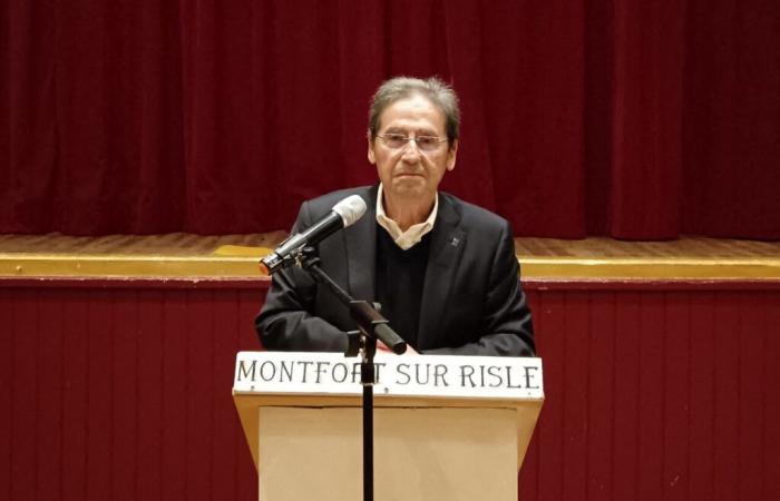 In Montfort-sur-Risle, the mayor concerned about the risk of flooding