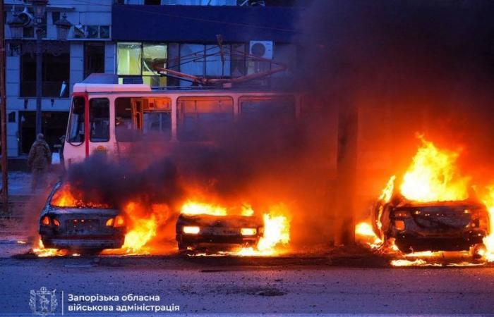 Ukraine: at least 13 dead in Russian bombing of Zaporizhzhia