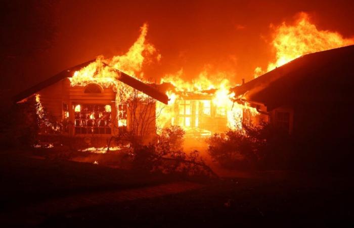 At least two people die in California fires