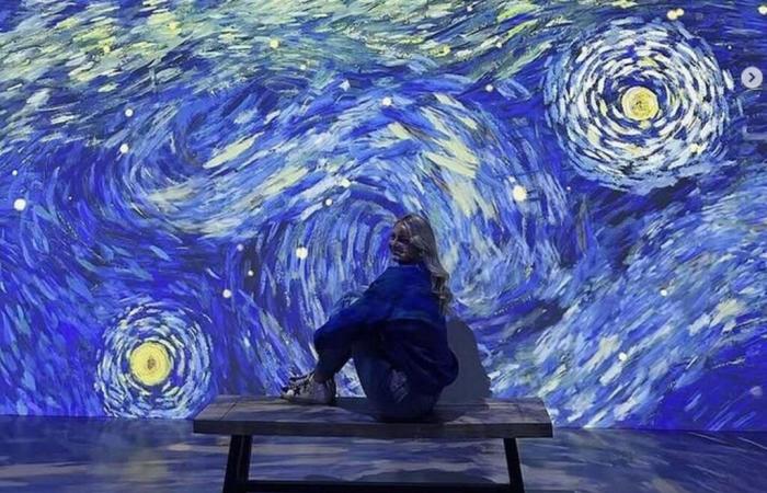 The #immersive Van Gogh exhibition succeeds Claude Monet in the Saint-Pholien church